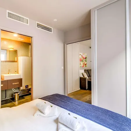 Apartament Modern And Airy Flat Sleeps 4 Paryż