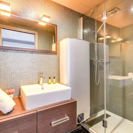 Apartament Modern And Airy Flat Sleeps 4 *